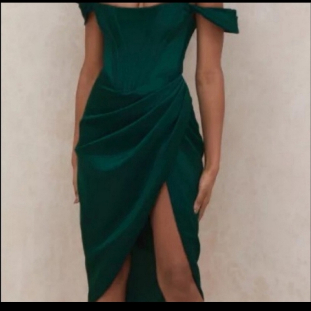 Emerald satin dress sold out - Picture 6 of 9